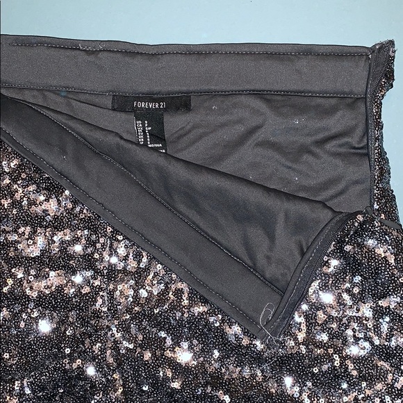 Silver sequined shorts size small - Picture 2 of 2